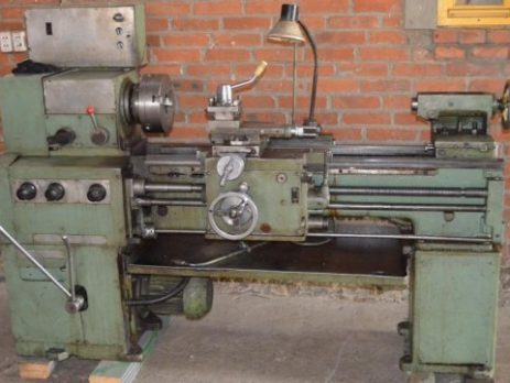 Токарно-винторезный станок марки ИТ-1 М